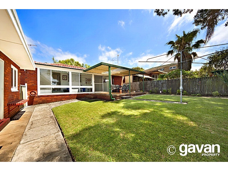 11 Lesley Crescent, Mortdale NSW 2223