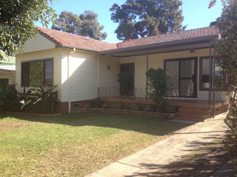 4 Faye Avenue, Blakehurst NSW 2221