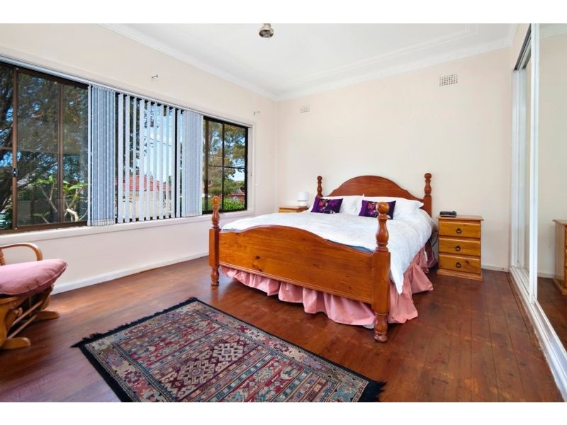 4 Faye Avenue, Blakehurst NSW 2221