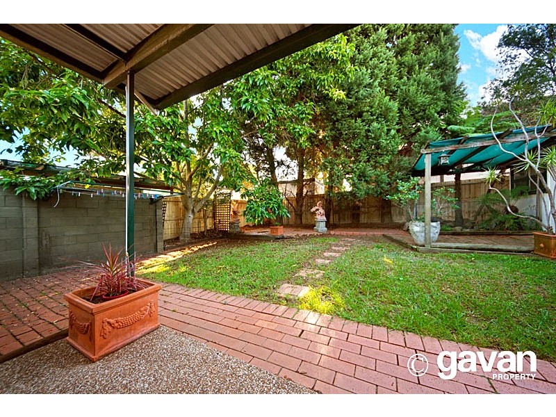 8 Walker Avenue, Peakhurst NSW 2210