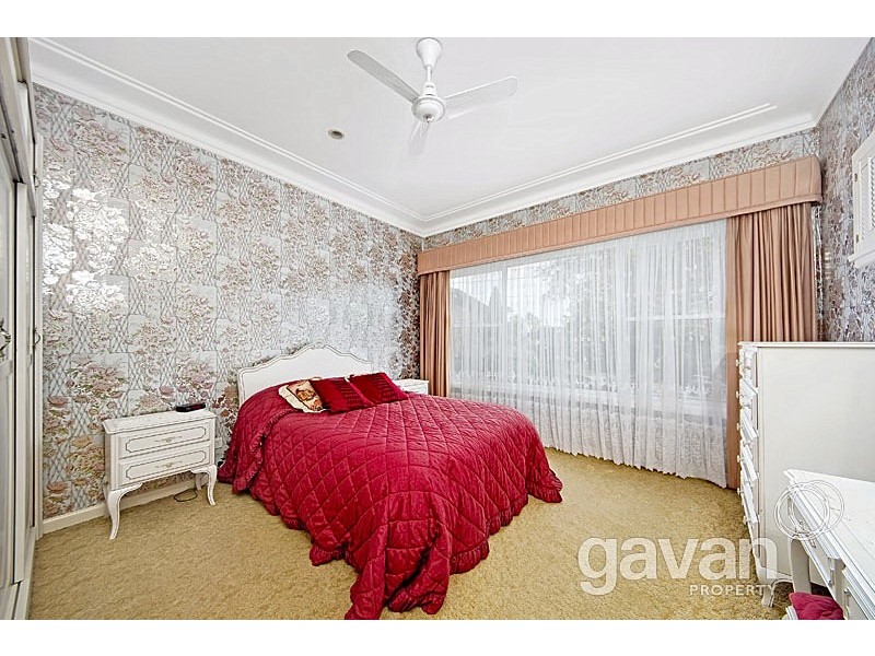 809 Henry Lawson Drive, Picnic Point NSW 2213
