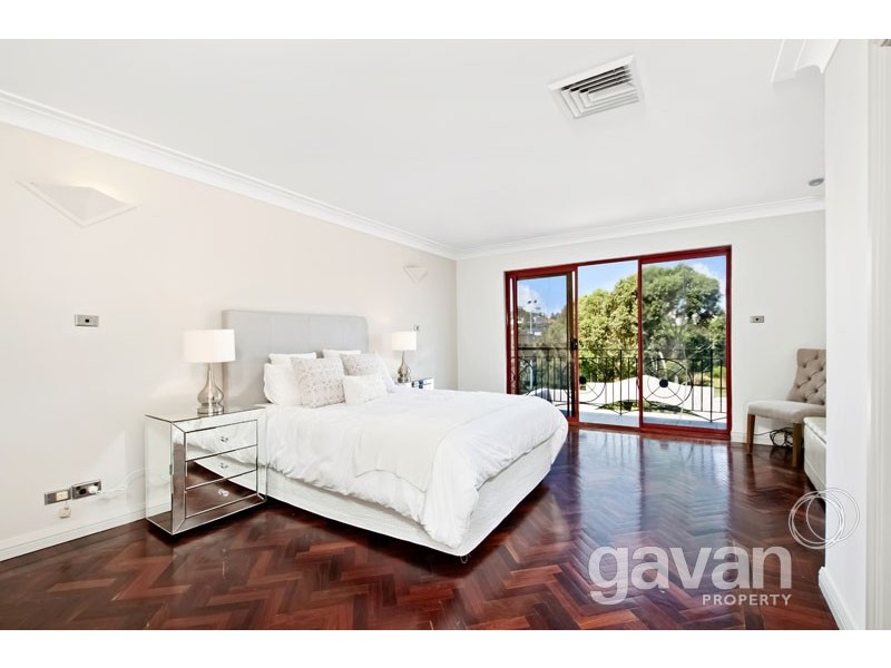 18 Kyle Pde, Kyle Bay NSW 2221