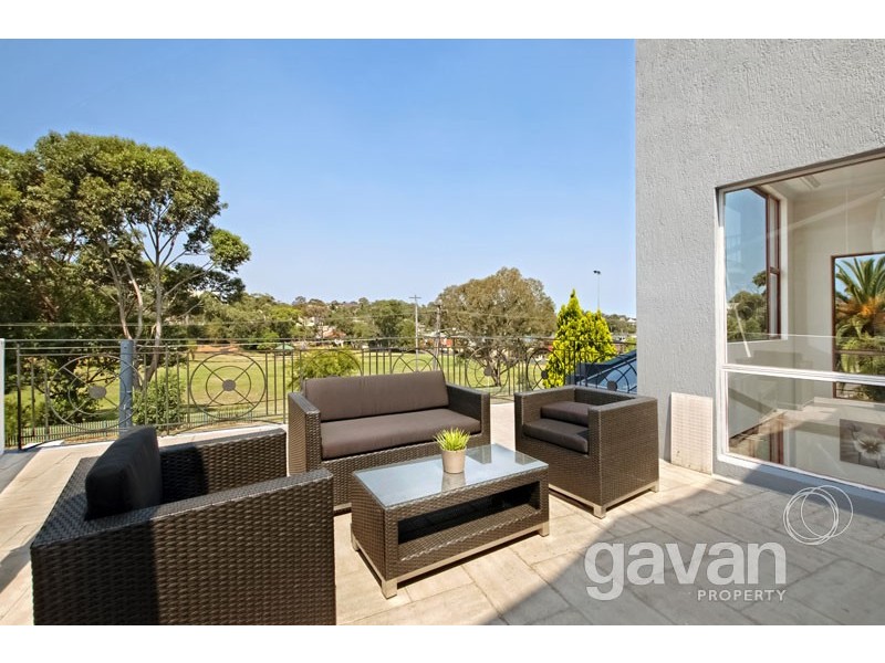 18 Kyle Pde, Kyle Bay NSW 2221
