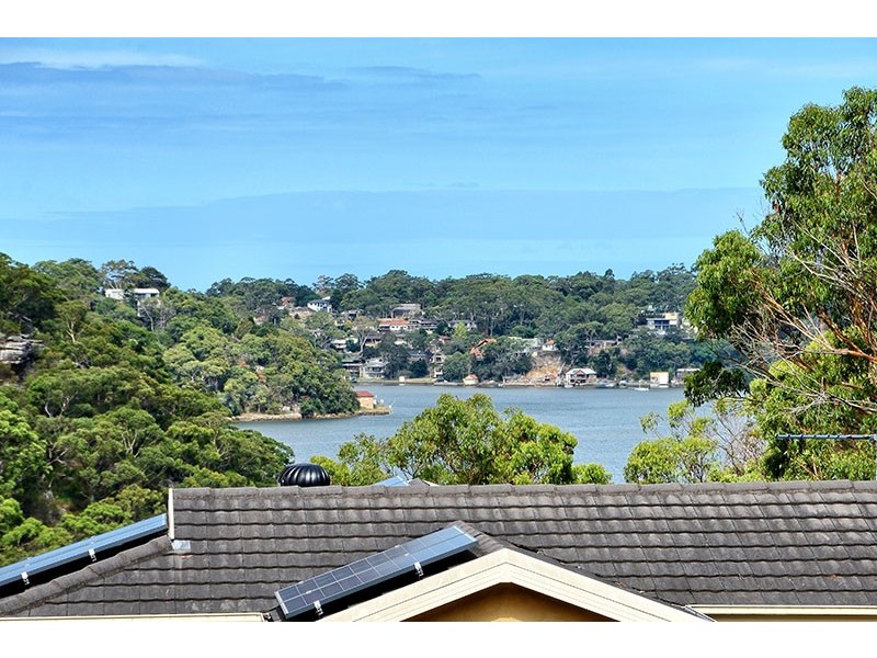 2 Woodcliff Parade, Lugarno NSW 2210