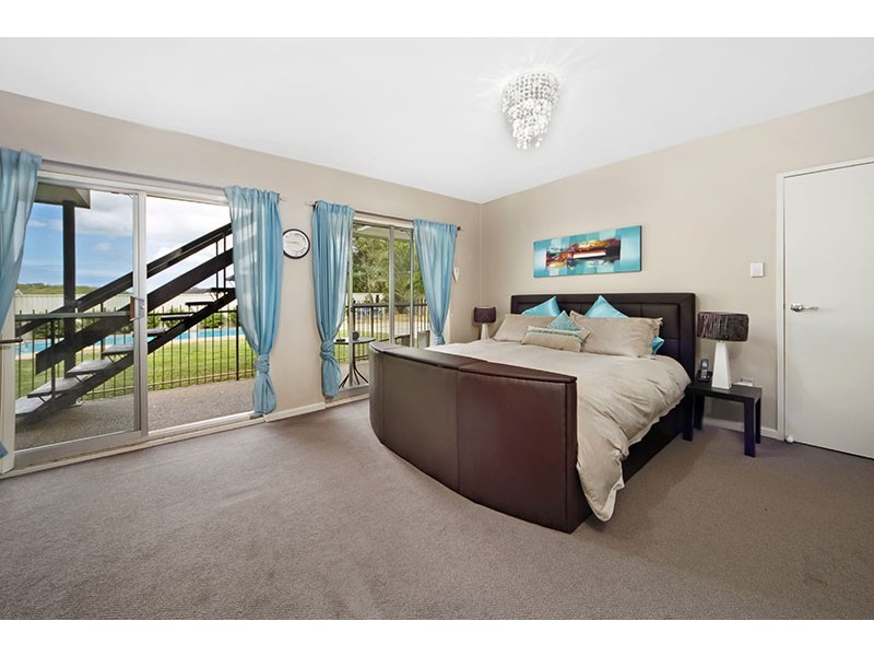 2 Woodcliff Parade, Lugarno NSW 2210