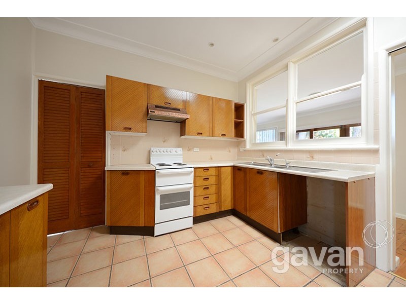 5 Simone Place, Peakhurst NSW 2210