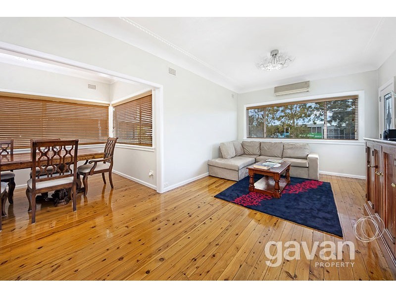 32 Lorraine Street, Peakhurst NSW 2210