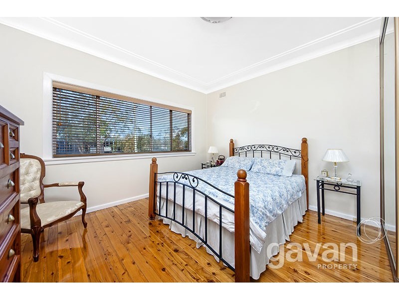 32 Lorraine Street, Peakhurst NSW 2210