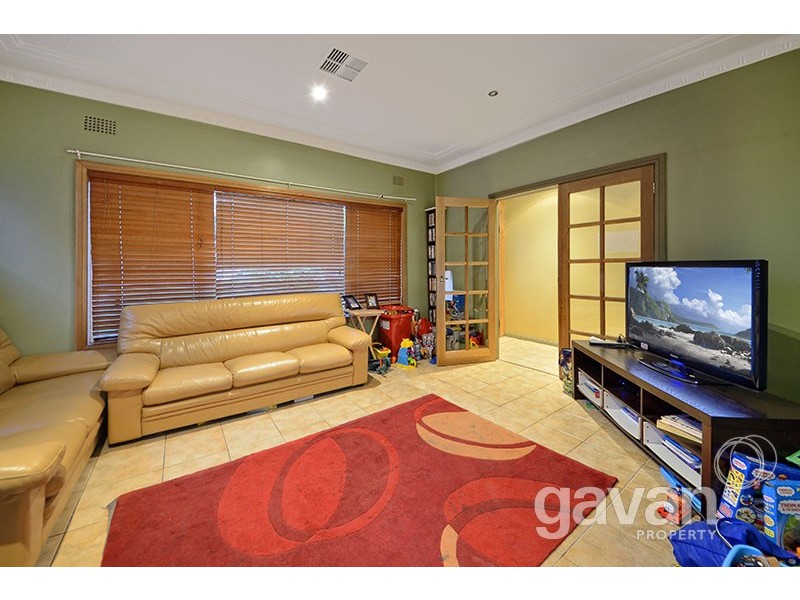 12 Bimbadeen Avenue, Lugarno NSW 2210