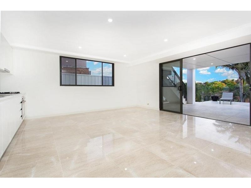 8 Lorna Ave, Blakehurst NSW 2221