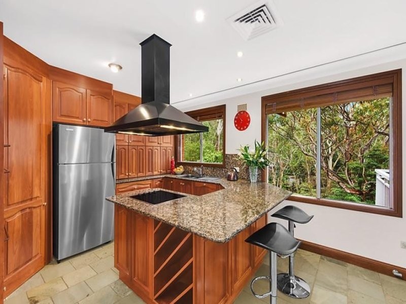 11 Ponderosa Place, Lugarno NSW 2210