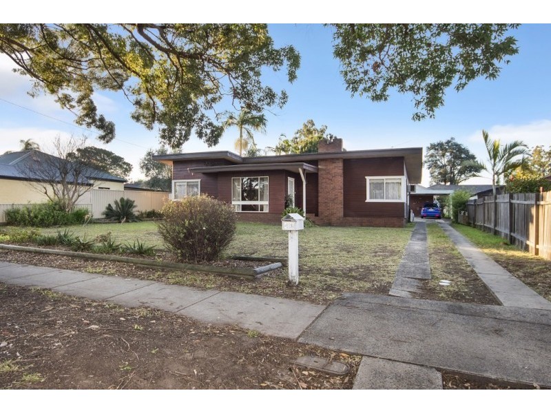 42 Clarendon Street, Peakhurst NSW 2210