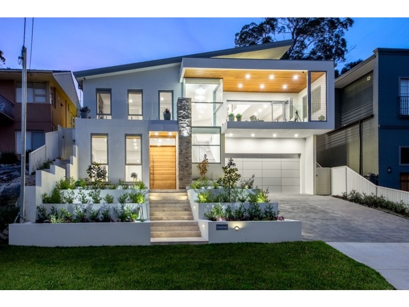 9 Booyong Avenue, Lugarno NSW 2210