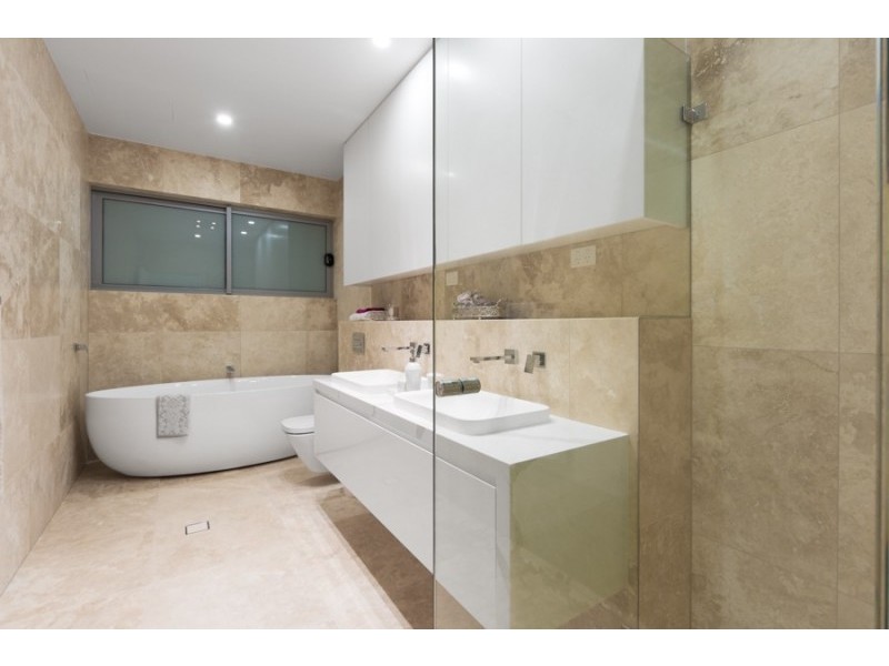 9 Booyong Avenue, Lugarno NSW 2210