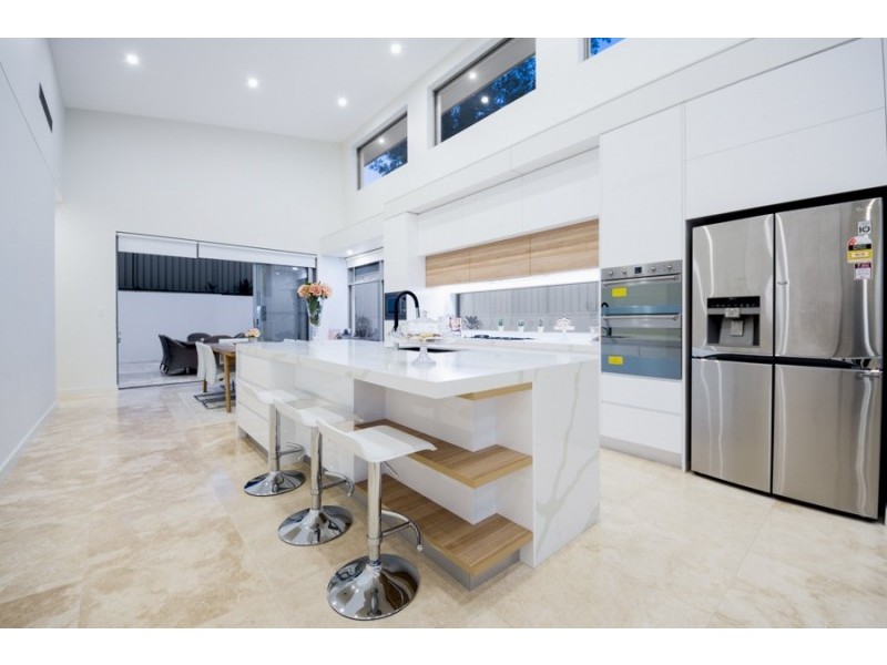 9 Booyong Avenue, Lugarno NSW 2210