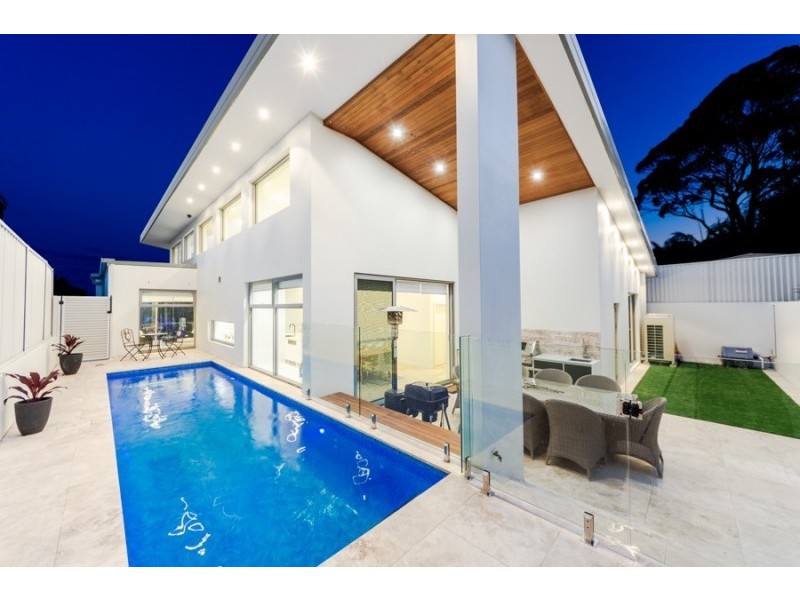 9 Booyong Avenue, Lugarno NSW 2210