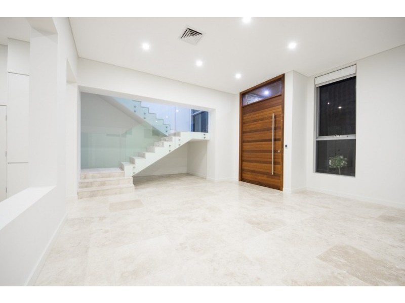 9 Booyong Avenue, Lugarno NSW 2210