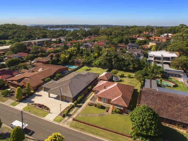 16 Stuart Street, Blakehurst NSW 2221