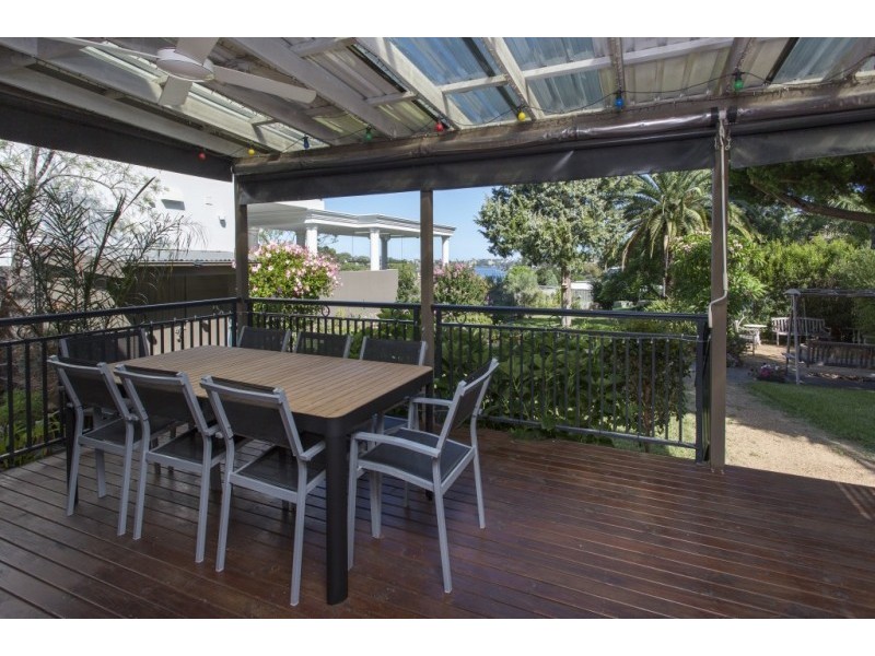 28 Queens Road, Connells Point NSW 2221