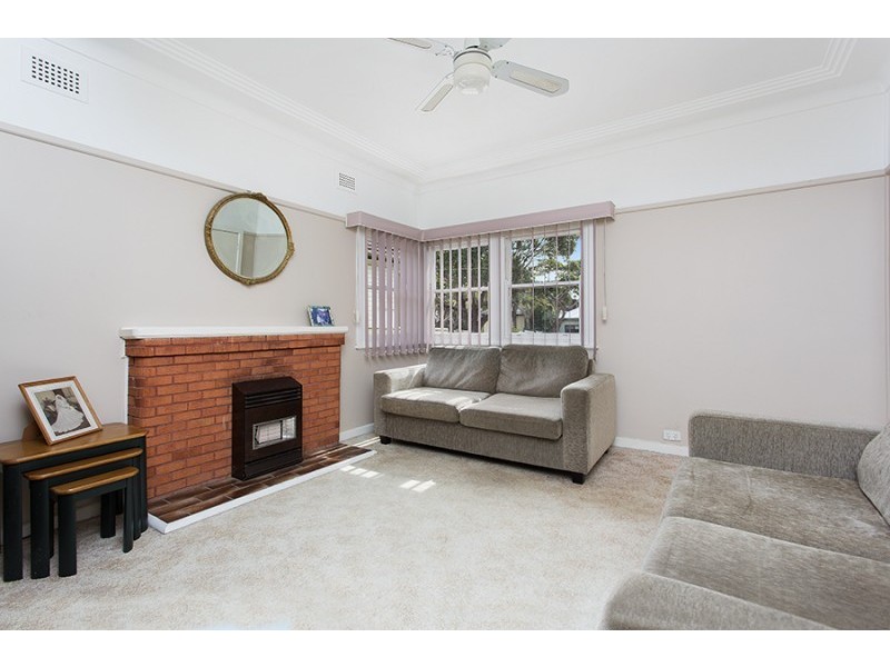 33 Bailey Parade, Peakhurst NSW 2210