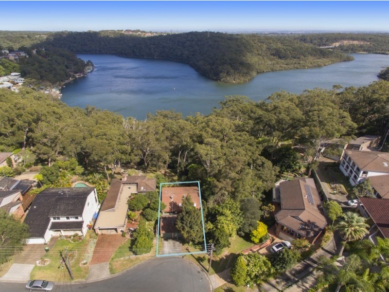 15 Banksia Place, Lugarno NSW 2210