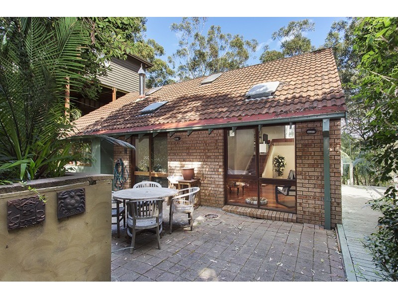 15 Banksia Place, Lugarno NSW 2210