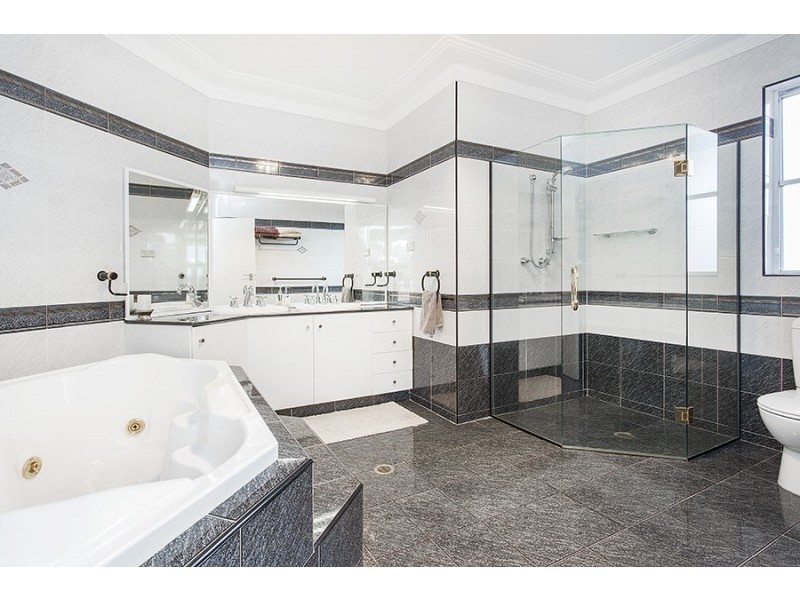 18 Wentworth Avenue, Blakehurst NSW 2221