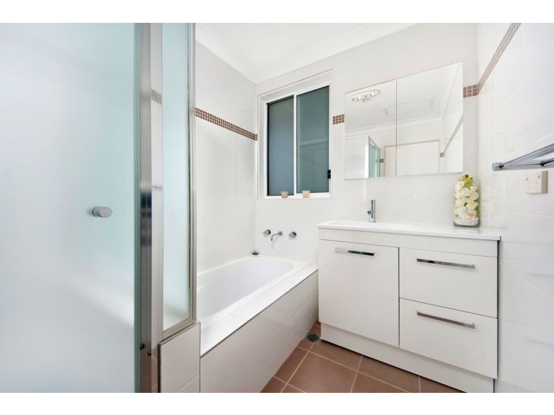 11 Lesley Crescent, Mortdale NSW 2223