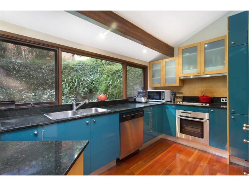 15 Banksia Place, Lugarno NSW 2210