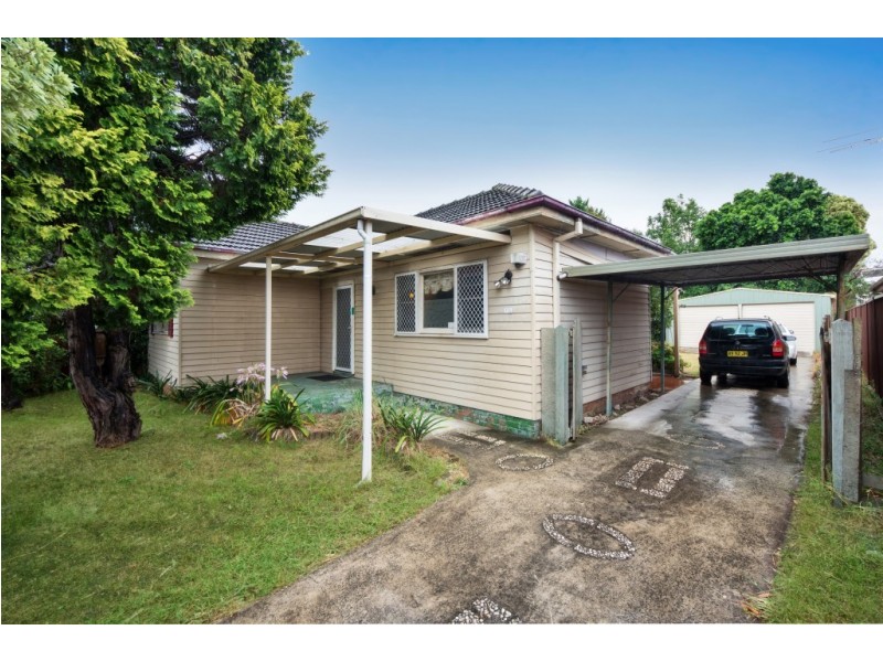 712 Forest Road, Peakhurst NSW 2210