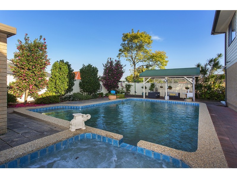 33 Rona Street, Peakhurst NSW 2210