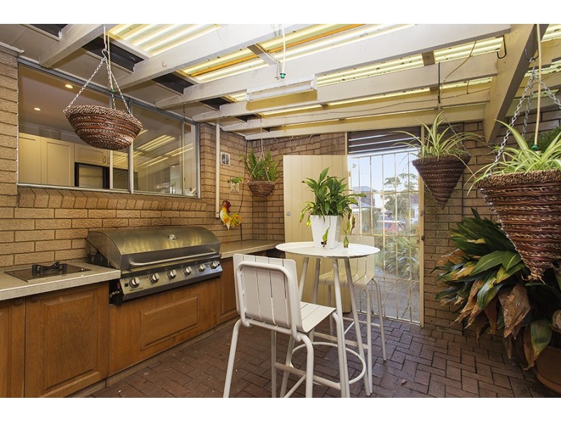 33 Rona Street, Peakhurst NSW 2210