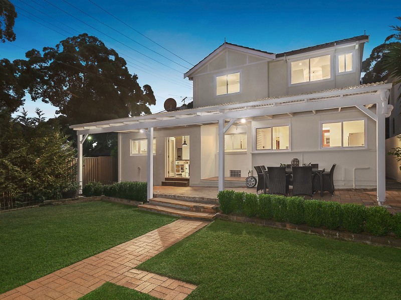 15 The Esplanade, South Hurstville NSW 2221