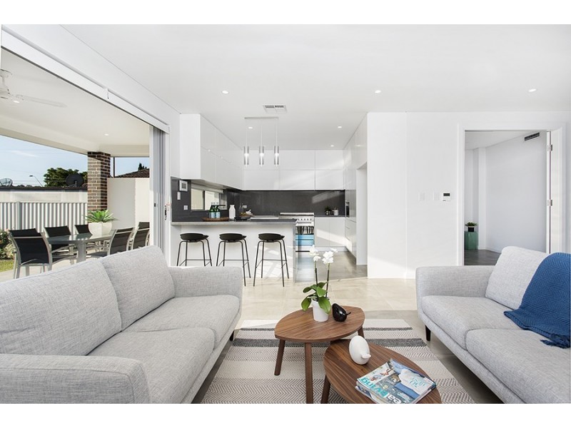 2 Loader Avenue, Beverly Hills NSW 2209