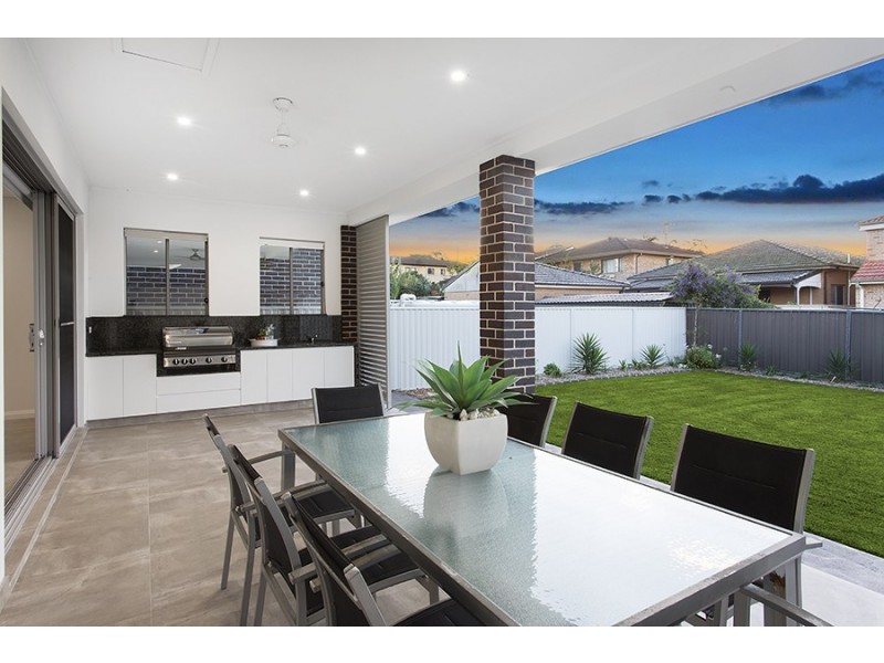 2 Loader Avenue, Beverly Hills NSW 2209