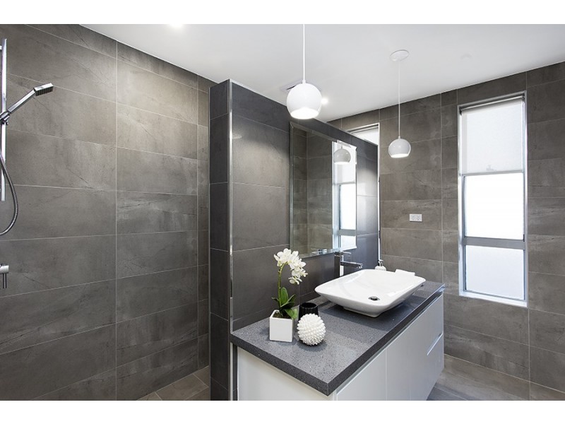 2 Loader Avenue, Beverly Hills NSW 2209