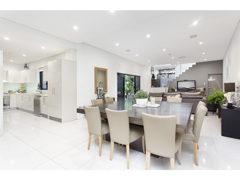 1/8 Collaroy Ave, Peakhurst NSW 2210