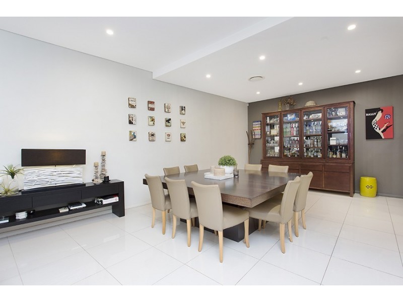 1/8 Collaroy Ave, Peakhurst NSW 2210