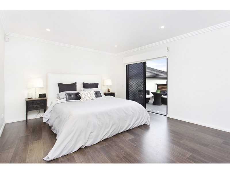 1/8 Collaroy Ave, Peakhurst NSW 2210