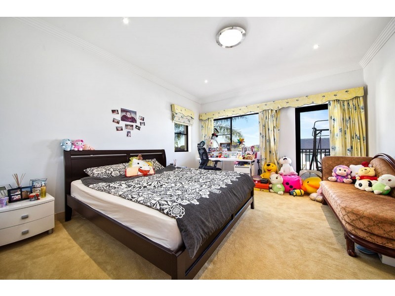 15 Riverview Ave, Connells Point NSW 2221