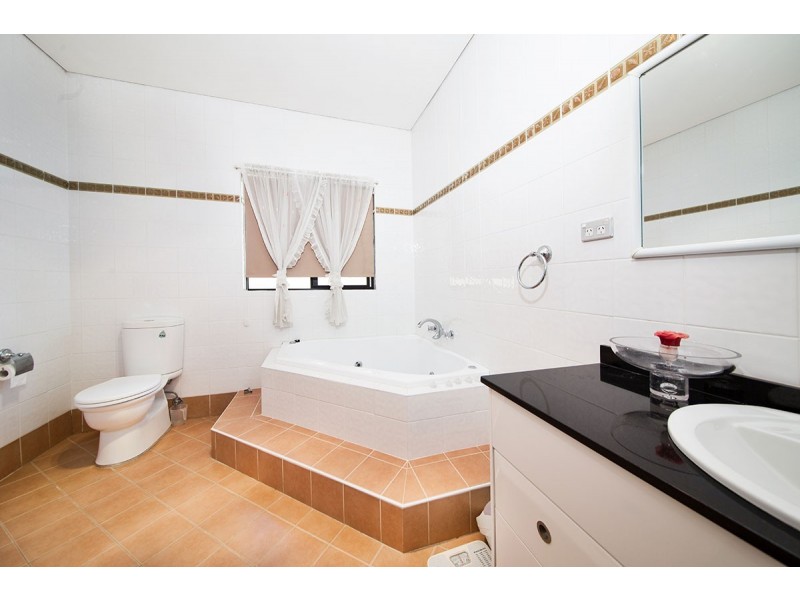 15 Riverview Ave, Connells Point NSW 2221