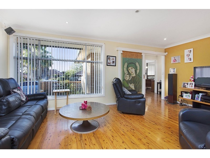 Lugarno NSW 2210