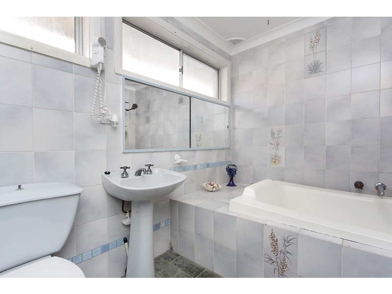 Lugarno NSW 2210