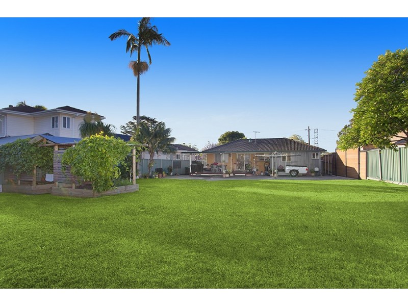 Lugarno NSW 2210