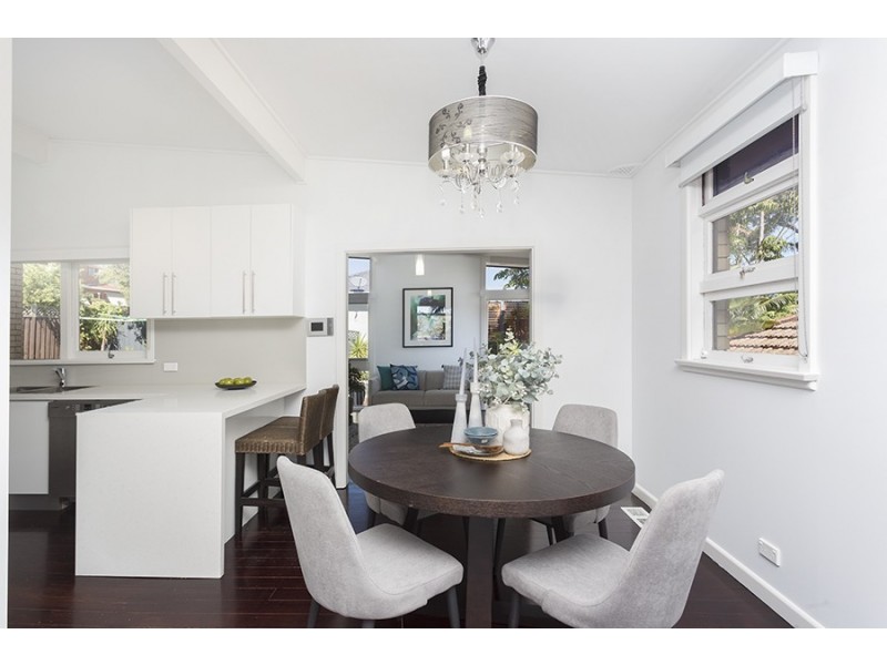 1 Robyn Street, Peakhurst Heights NSW 2210