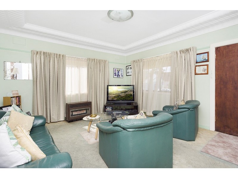 8 Berrille Road, Narwee NSW 2209