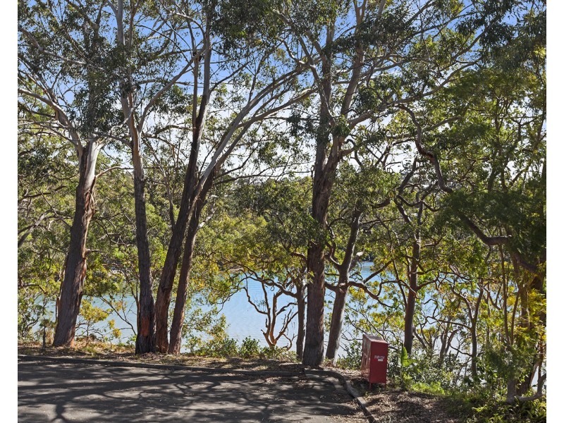 12 Tallowwood Avenue, Lugarno NSW 2210