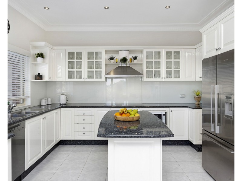 18 Prairievale Road, South Hurstville NSW 2221