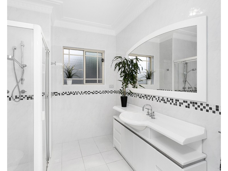 18 Prairievale Road, South Hurstville NSW 2221