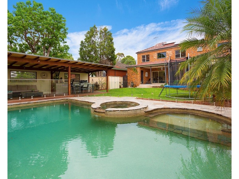 29 Beale Crescent, Peakhurst NSW 2210